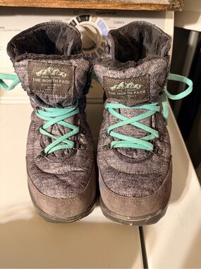 The North Face Women’s PrimaLoft Insulated Winter Boots Gray Aqua Size 10